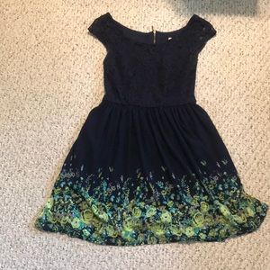 Women’s XS Dark Navy Floral Pattern Dress
